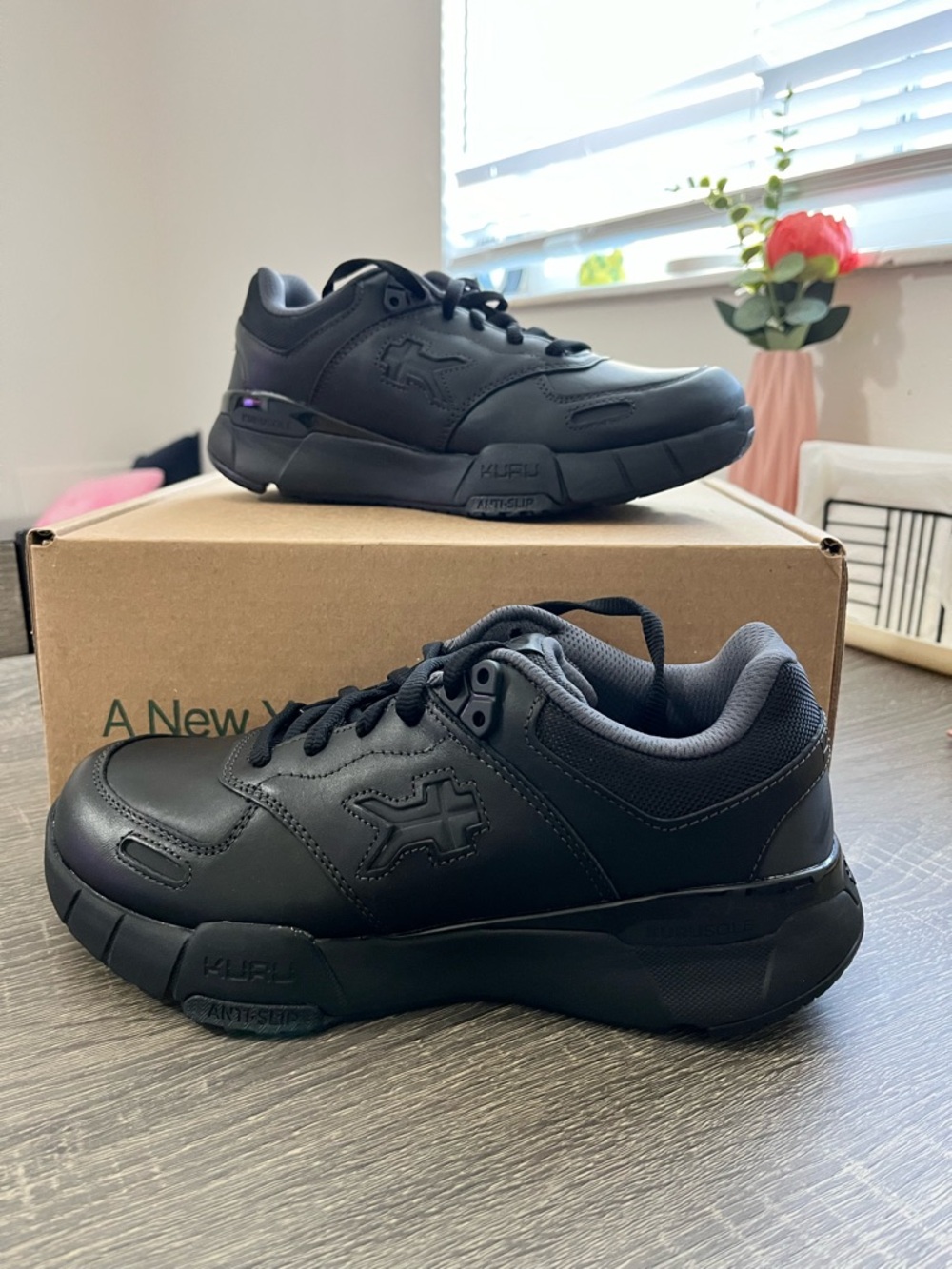 KURU Women’s Kinetic 2 Black Anti-slip Shoes Size 8 Wide Orthopedic Shoes